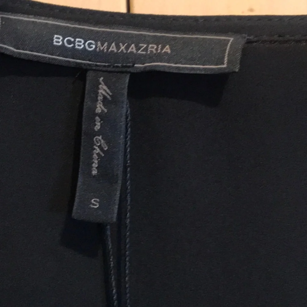New BCBG Maxazria Crossover Black Blouse - Picture 2 of 10